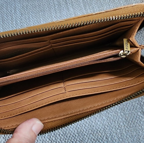 💙Fossil Jori Zip Clutch wristlet - Picture 4 of 4